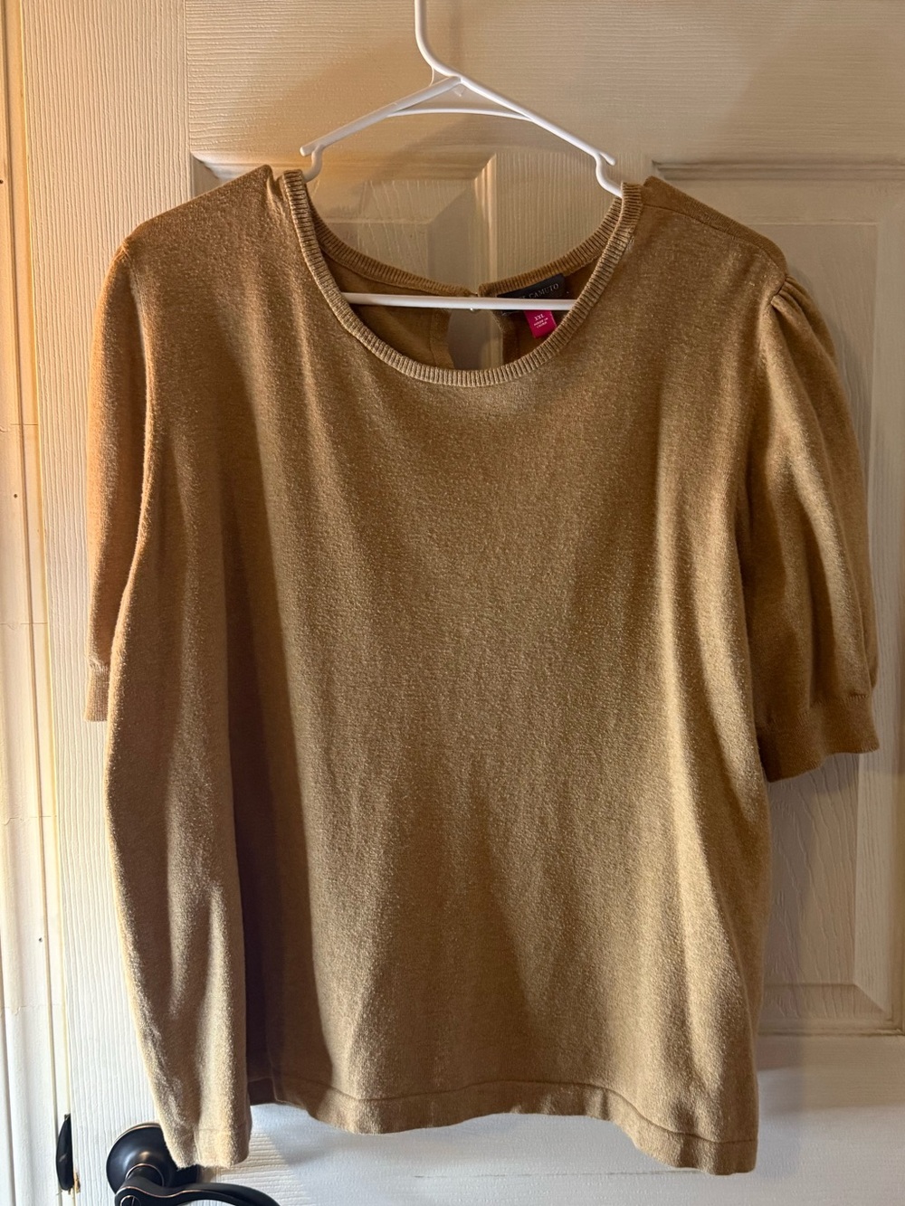 Classic Short Sleeve Sweater Top tan color, Vince Camuto xxl